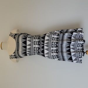 NWT NY&C Fit & Flare Aztec Sleeveless Dress with Pockets Black and White